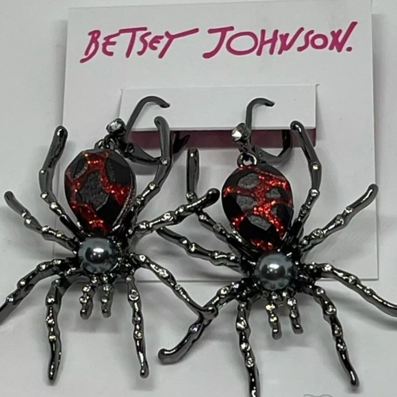 BETSEY JOHNSON Halloween Black Widow Spider Crystal-Studded Earrings Creepy NWT - Picture 1 of 7
